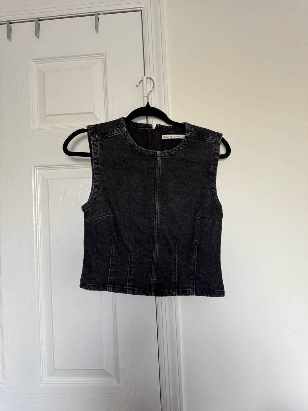 Abercrombie & Fitch Black Washed Sleeveless Tank Top - Picture 2 of 4